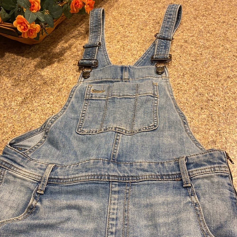 Gap Shortall Blue Jean Bib Overall Shorts Denim XS FLAWS Distressed - Picture 3 of 17